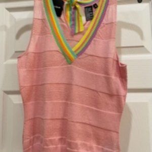 MICHAEL SIMON V-NECK SLEEVELESS TOP